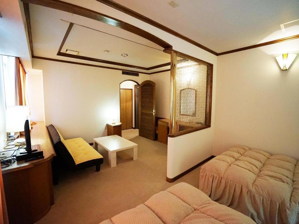 Neyagawa Trend Hotel Osaka Exteriör bild